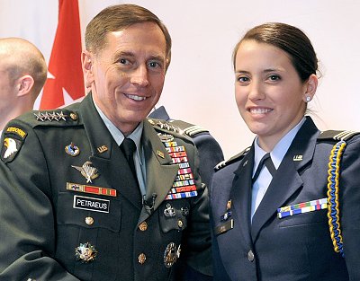 General David Petraeus with 2nd Lt. Jennifer Lynn Jayne